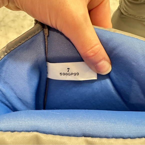 Vintage Retro Fashion Gray Snow Boot Wedge Size 7 - Picture 10 of 10